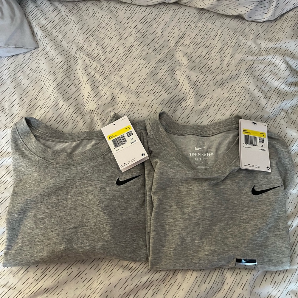 Bundle Two NWT Nike Men's Gray T-Shirt Sz S